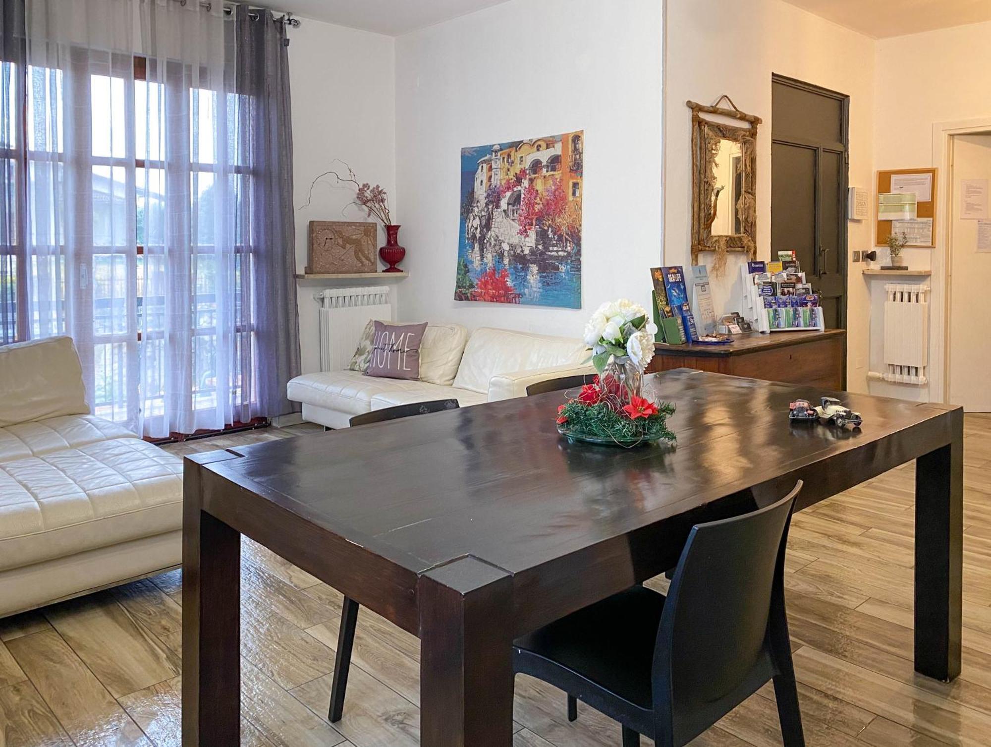 Nest Guesthouse Кастельнуово-дель-Гарда Екстер'єр фото