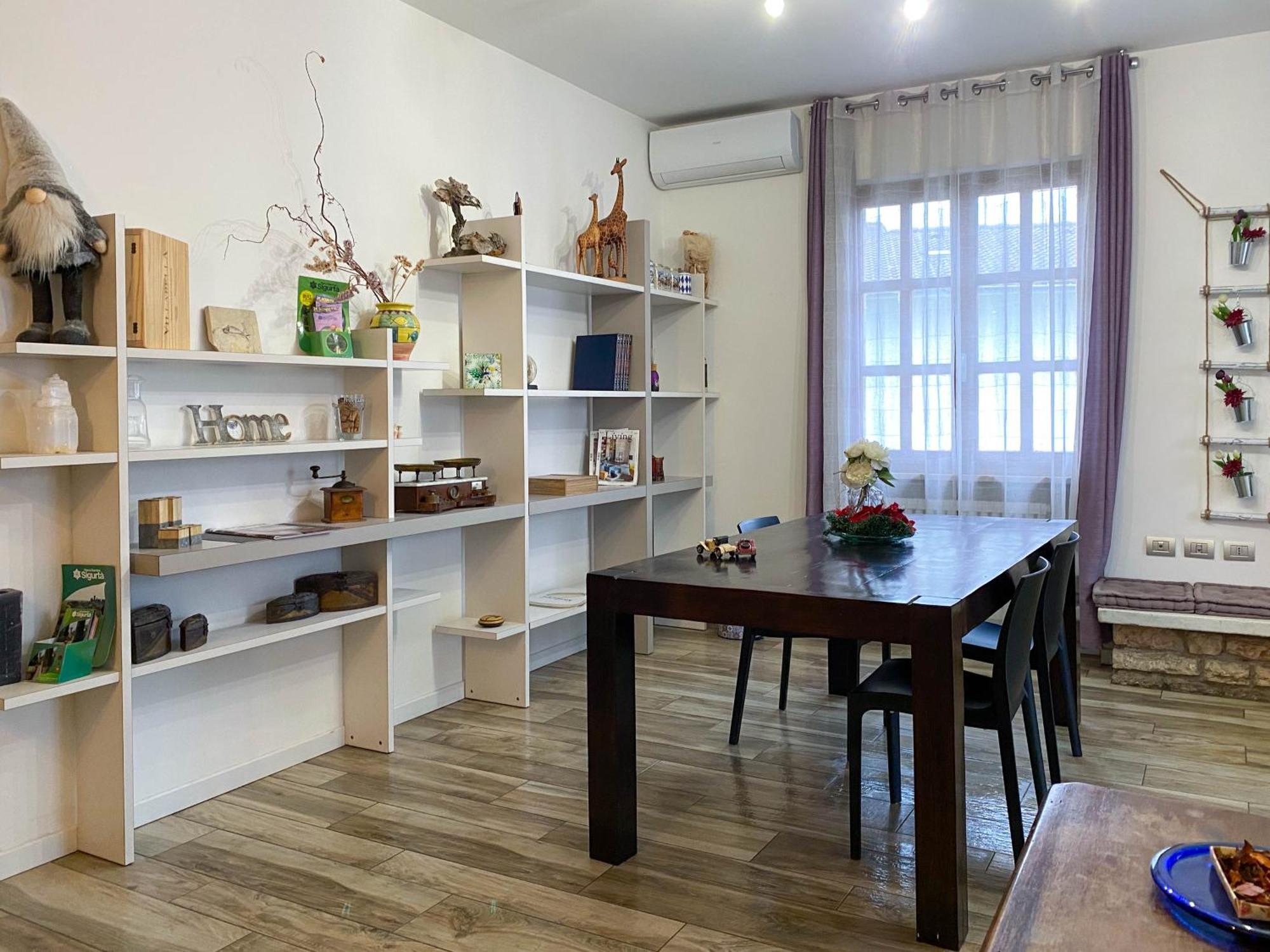 Nest Guesthouse Кастельнуово-дель-Гарда Екстер'єр фото