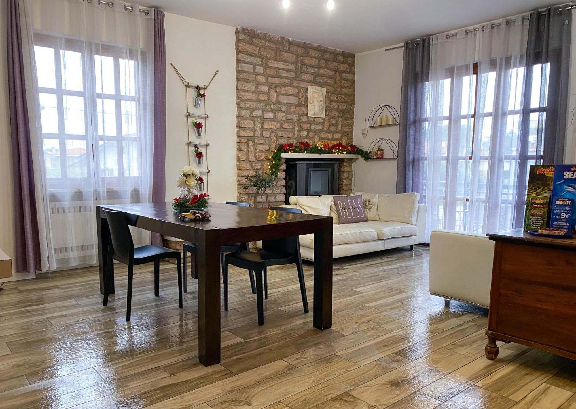 Nest Guesthouse Кастельнуово-дель-Гарда Екстер'єр фото